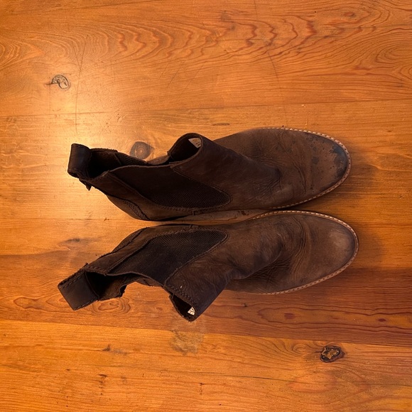 Timberland Women's Courmayeur Valley Chelsea Fashion Boot - Picture 2 of 3